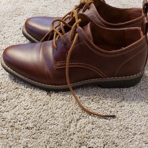 Boys dress shoes size 4.5